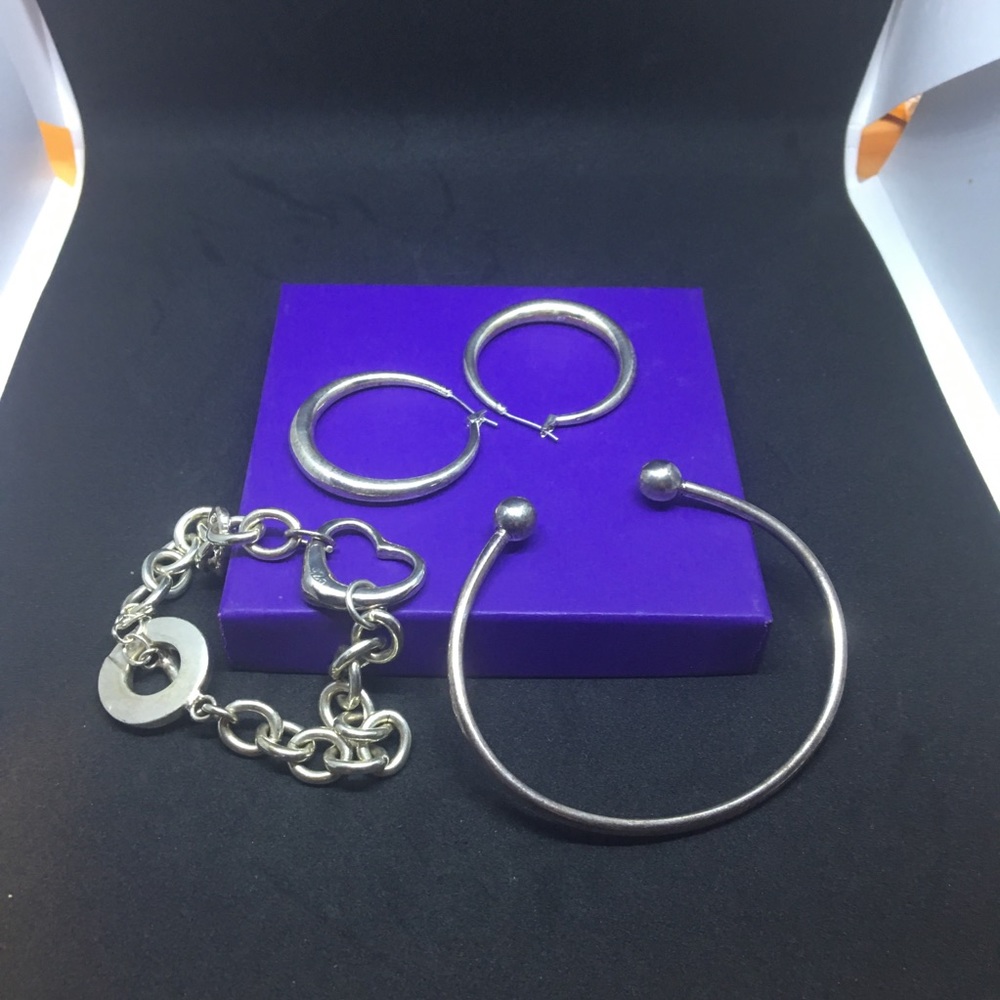 🎈LAST CHANCE DONATING ⭐️Silver plated jewelry
